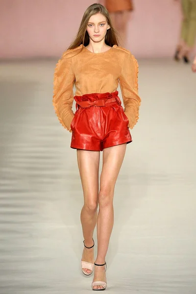 Look 15